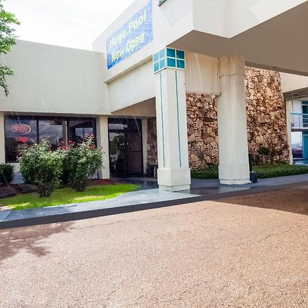 Oyo Hotel O Jackson I-55 North ภายนอก รูปภาพ